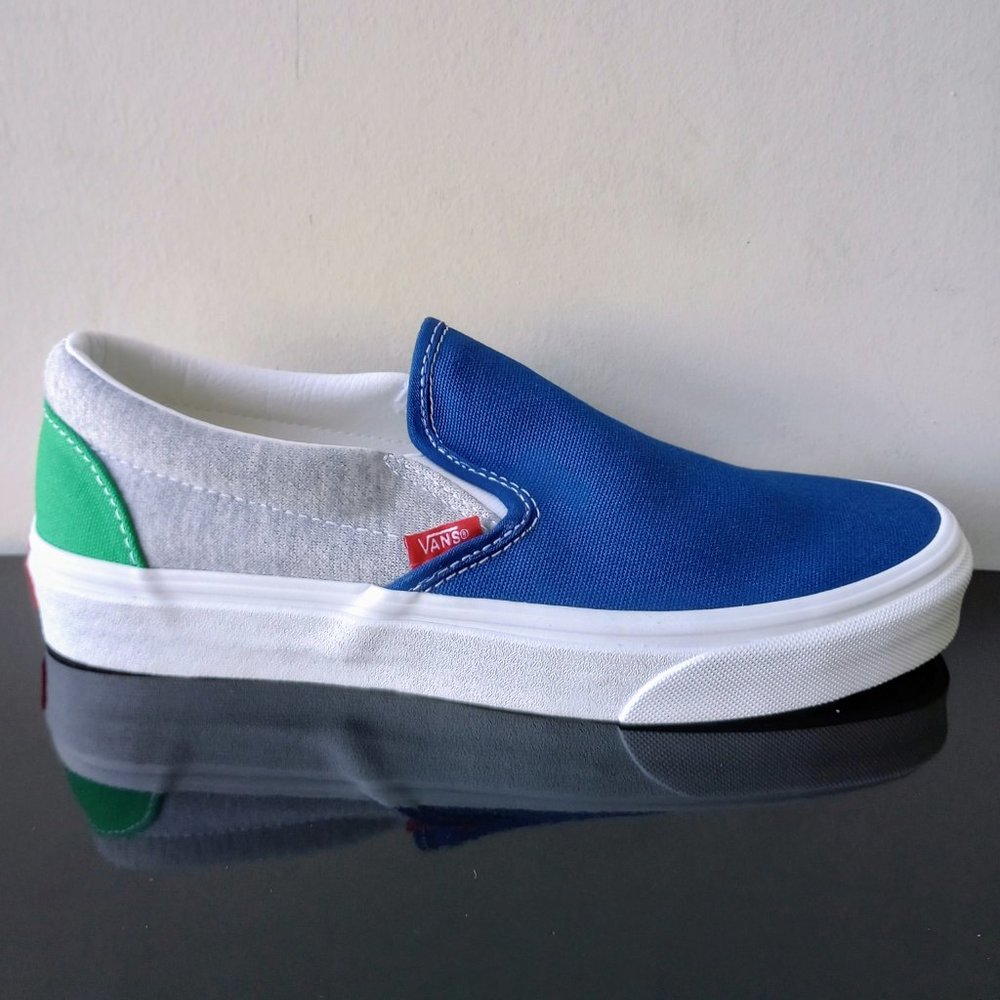 Vans Men's Classic Slip-On Coastal Canvas Sneaker in Nice Grey / True White